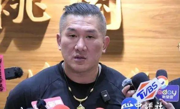 “館長”返臺“火力全開”:讓全世界看看民進黨的水準,下一步將全力阻止“大罷免”